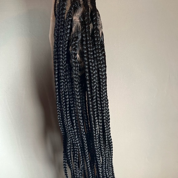 Brand New Braided wig with baby hairs - Picture 7 of 7